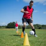 Dẫn bóng là gì? Các kỹ thuật dẫn bóng cơ bản trong bóng đá