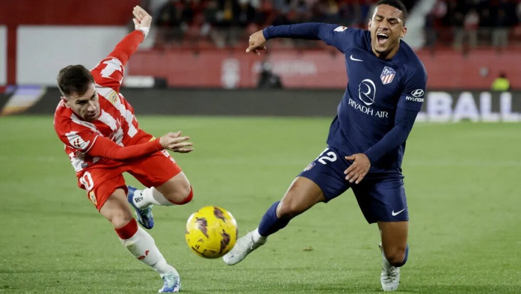 Cắt bóng là gì trong bóng đá? Mục đích của việc cắt bóng