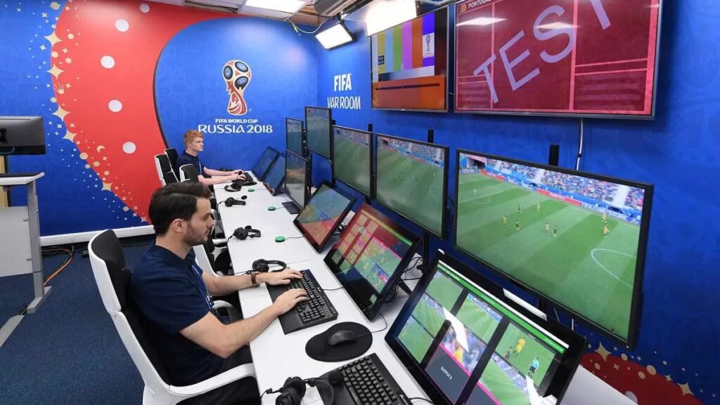 Công nghệ VAR là gì? Những điều cần biết về VAR