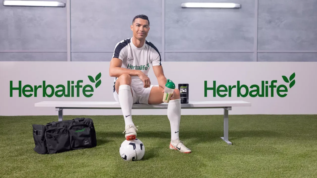 Ronaldo cao bao nhiêu? Cách mà CR7 gian lận chiều cao