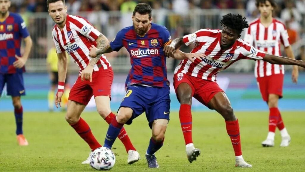 Bay ghế trong bóng đá là gì? Nguyên nhân bay ghế là gì?